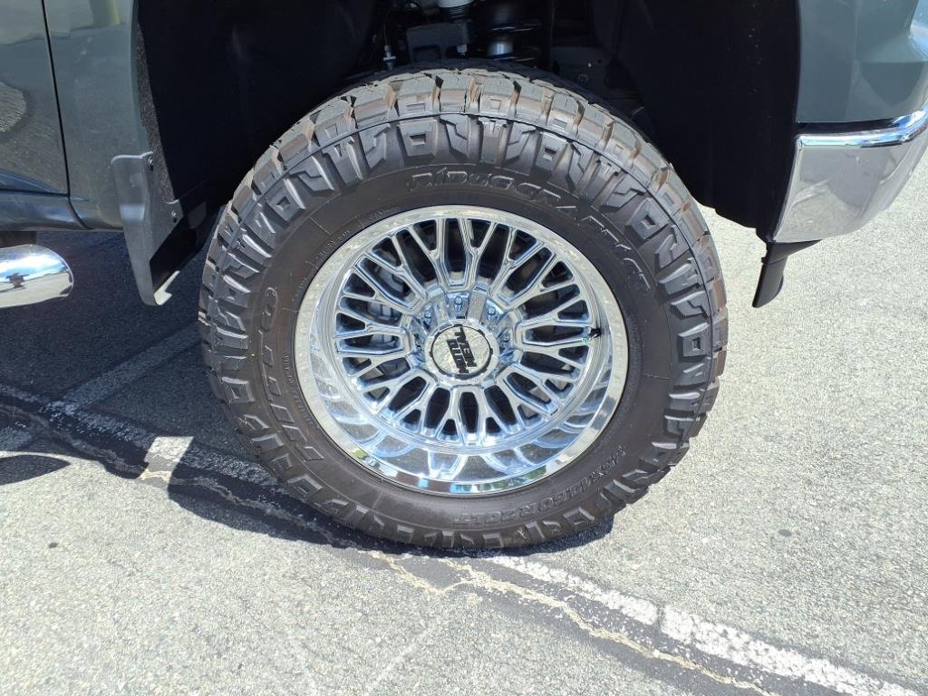 Used 2025 Chevrolet Silverado 1500 LT image 9