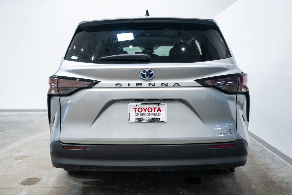Certified 2023 Toyota Sienna LE image 8