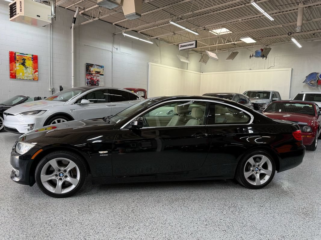 Used 2013 BMW 335i xDrive Coupe AWD/4WD image 2