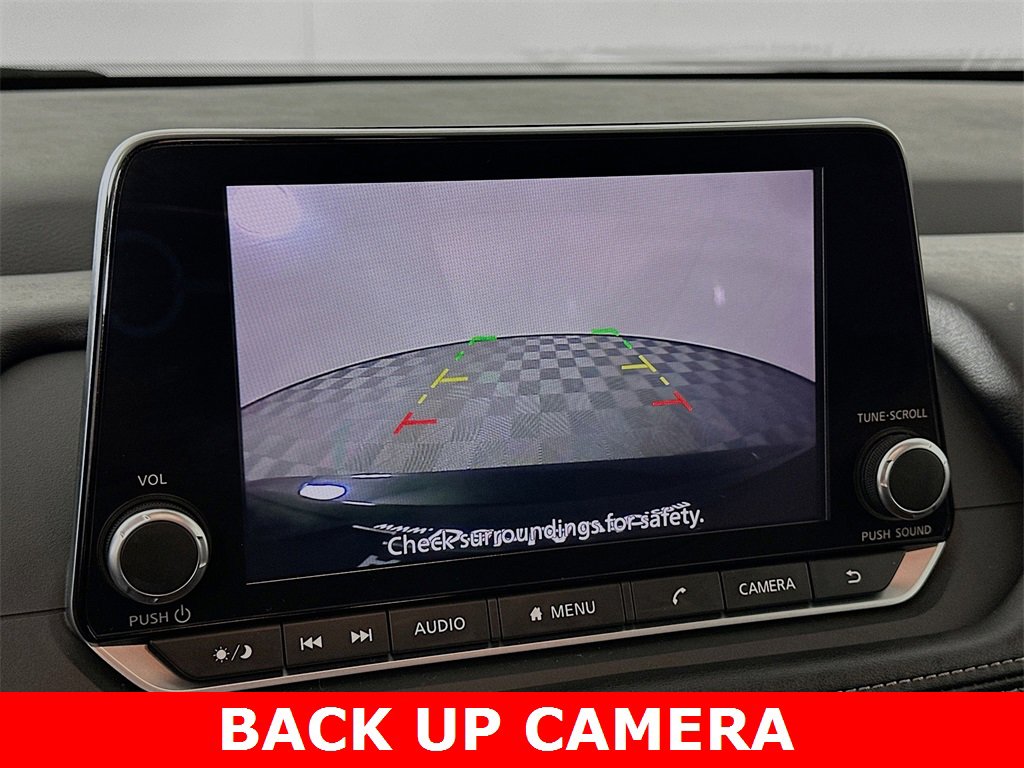 Used 2024 Nissan Rogue SV image 10