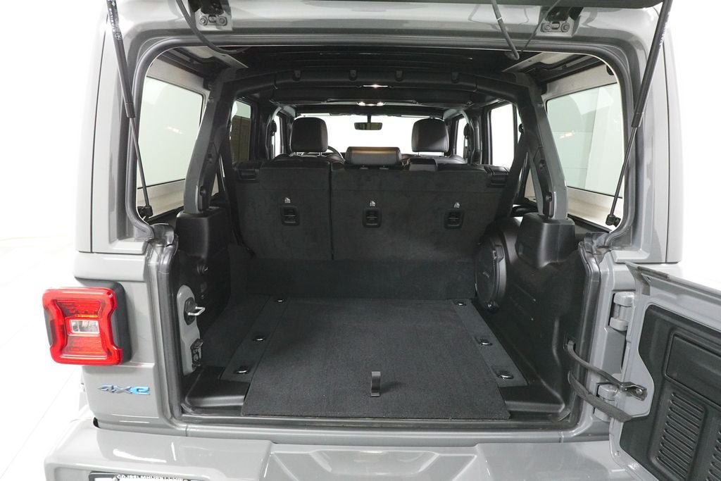 Used 2023 Jeep Wrangler Unlimited Sahara AWD/4WD image 30
