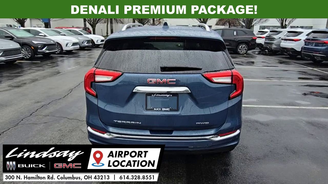 Used 2024 GMC Terrain Denali w/ Denali Premium Package image 8