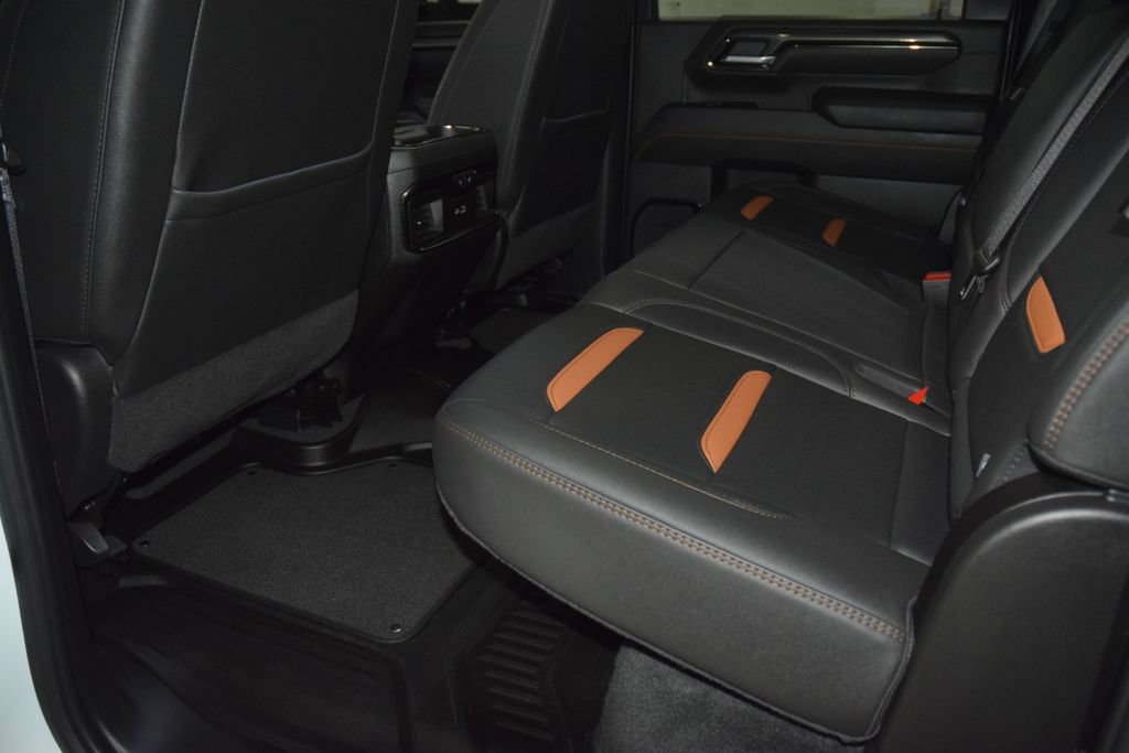 Used 2025 GMC Sierra 2500 AT4 w/ AT4 Premium Plus Package AWD/4WD image 43