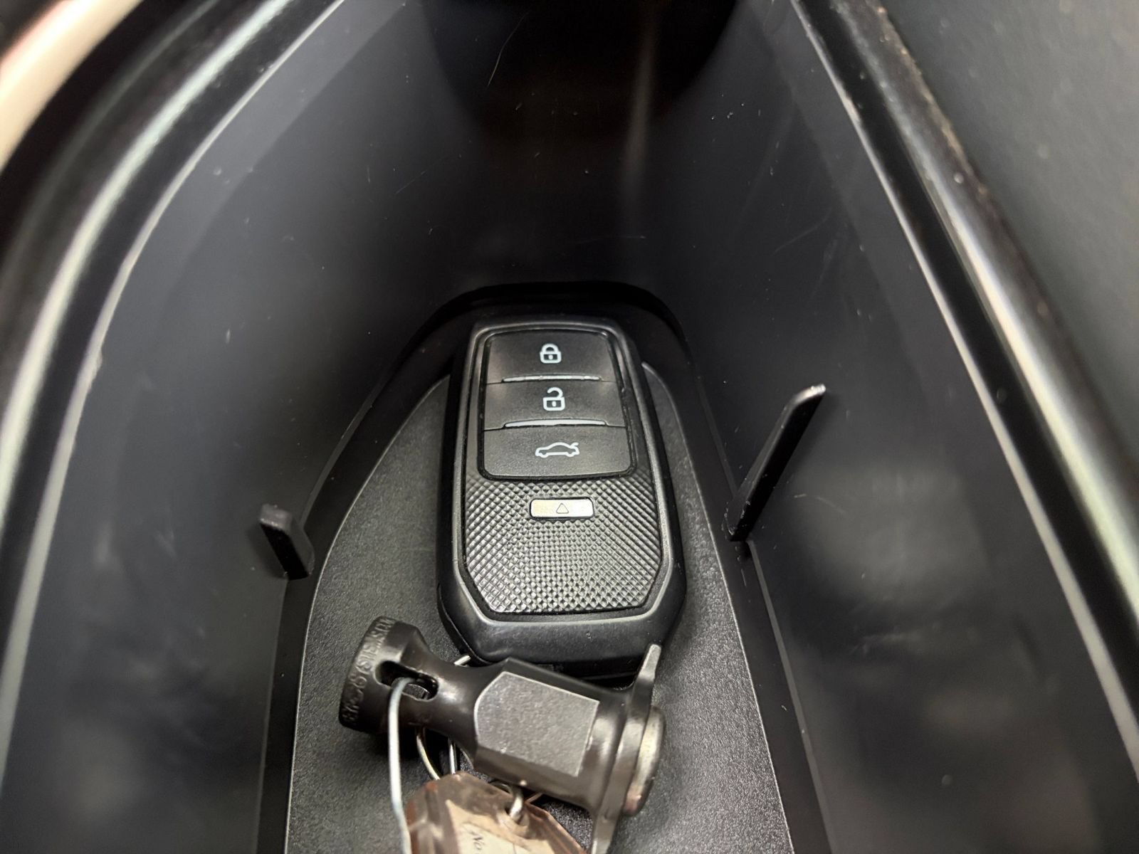 Used 2025 Toyota Crown AWD/4WD image 21