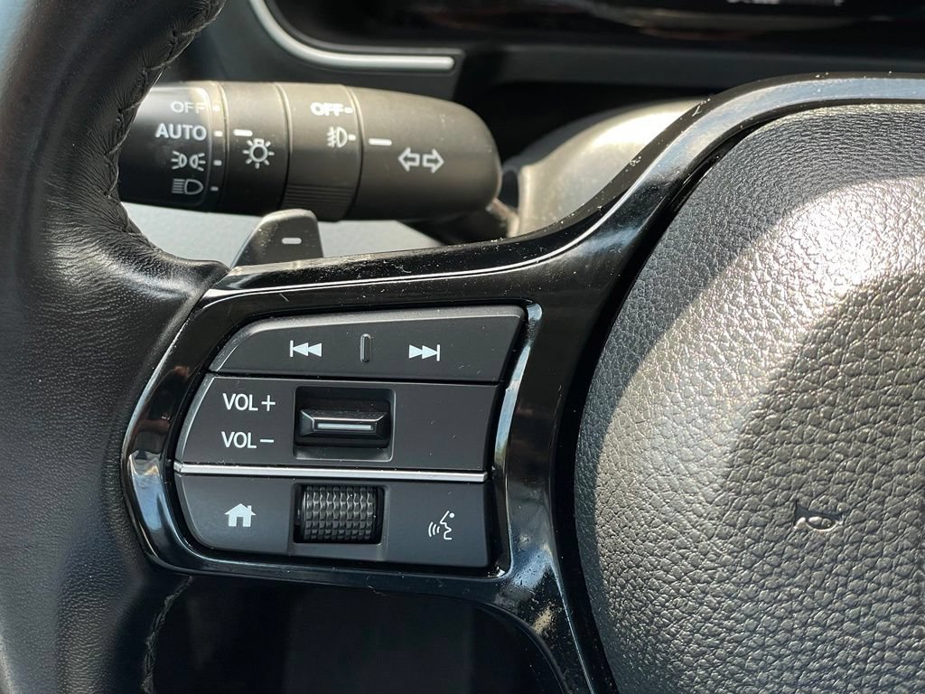 Certified 2025 Honda Pilot Touring image 19