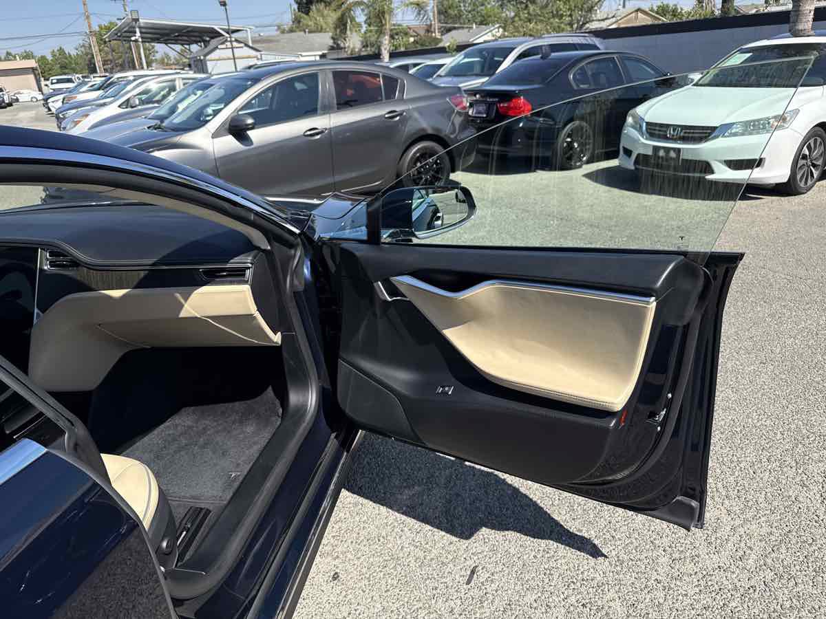 Used 2012 Tesla Model S Performance RWD image 25