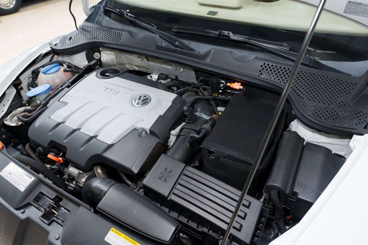 Used 2013 Volkswagen Beetle TDI FWD image 26