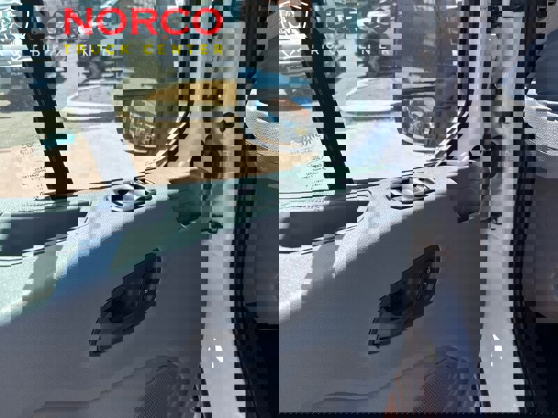 Used 2016 Ford Transit 350 XLT image 18