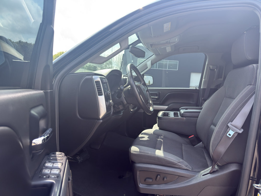 Used 2015 Chevrolet Silverado 2500 LT w/ LT Convenience Package AWD/4WD image 9