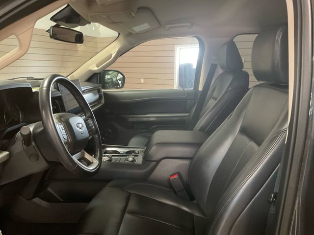 Used 2023 Ford Expedition Max XLT image 9