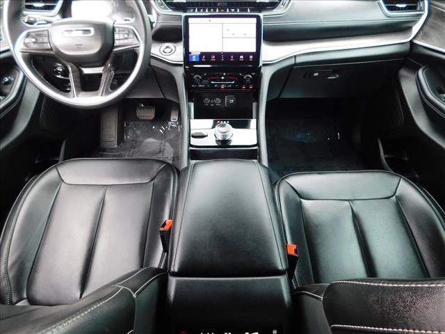 Used 2025 Jeep Grand Cherokee L Limited w/ Black Appearance Package AWD/4WD image 25