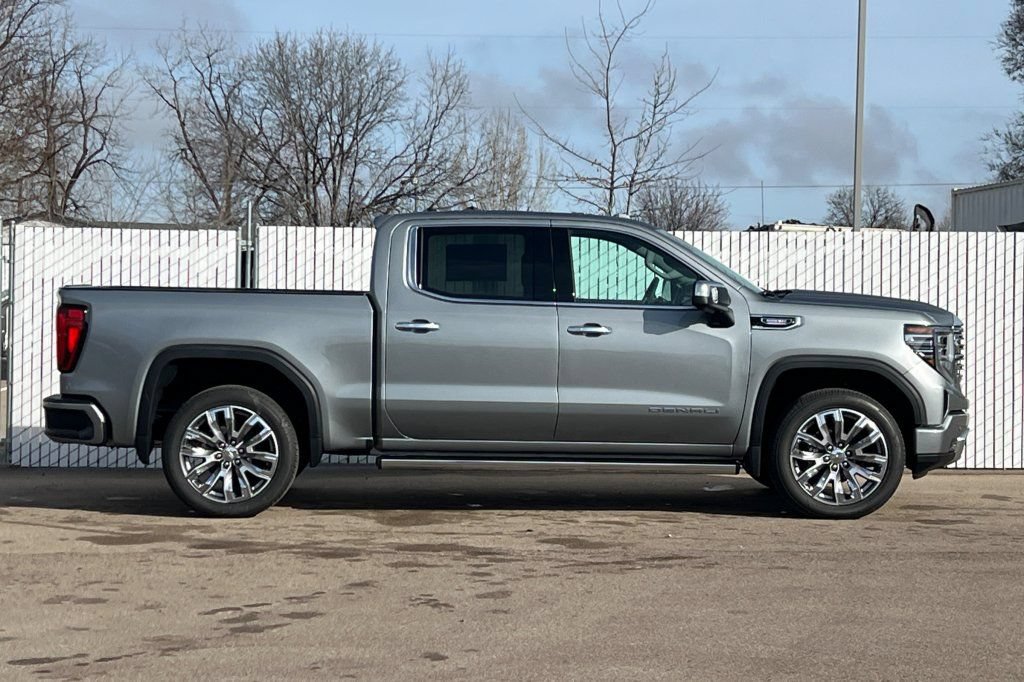New 2026 GMC Sierra 1500 Denali w/ Denali Reserve Package AWD/4WD image 3