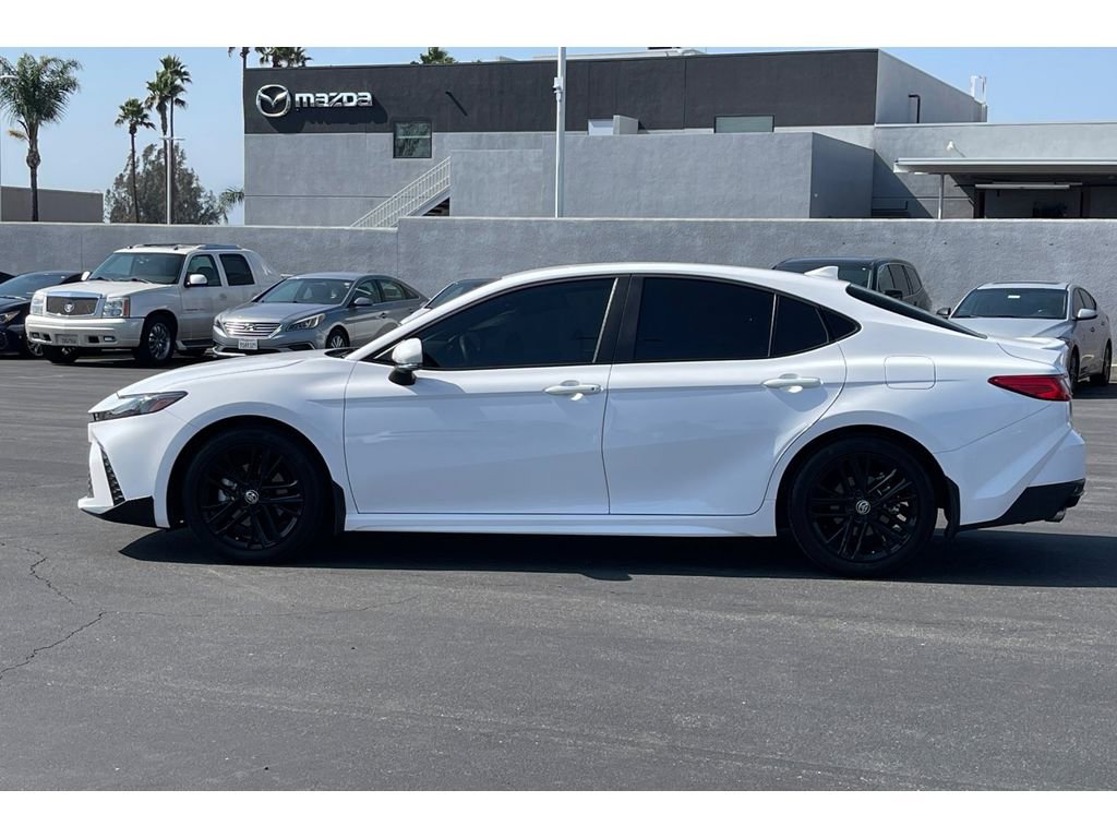 Used 2025 Toyota Camry SE w/ Convenience Package FWD image 3