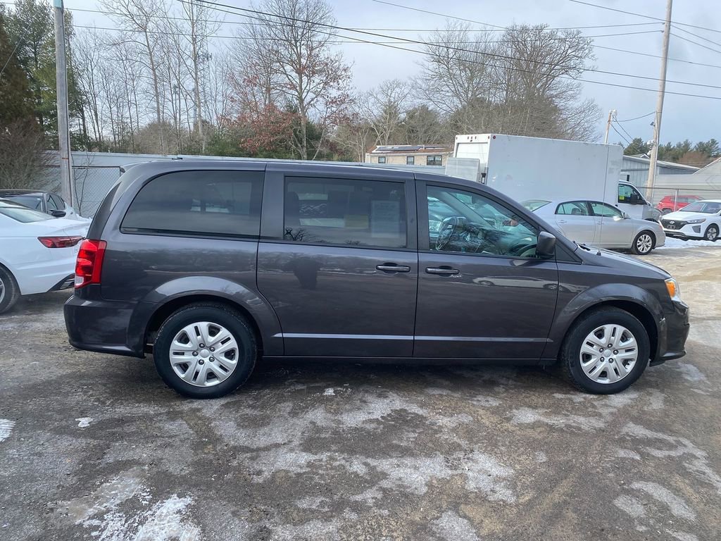 Used 2018 Dodge Grand Caravan SE w/ UConnect Hands-Free Group FWD image 4