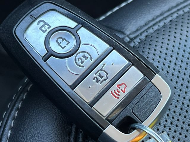 Used 2025 Ford Expedition Max Platinum AWD/4WD image 36