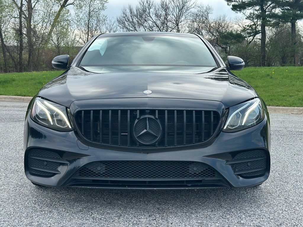Used 2017 Mercedes-Benz E 300 4MATIC image 2