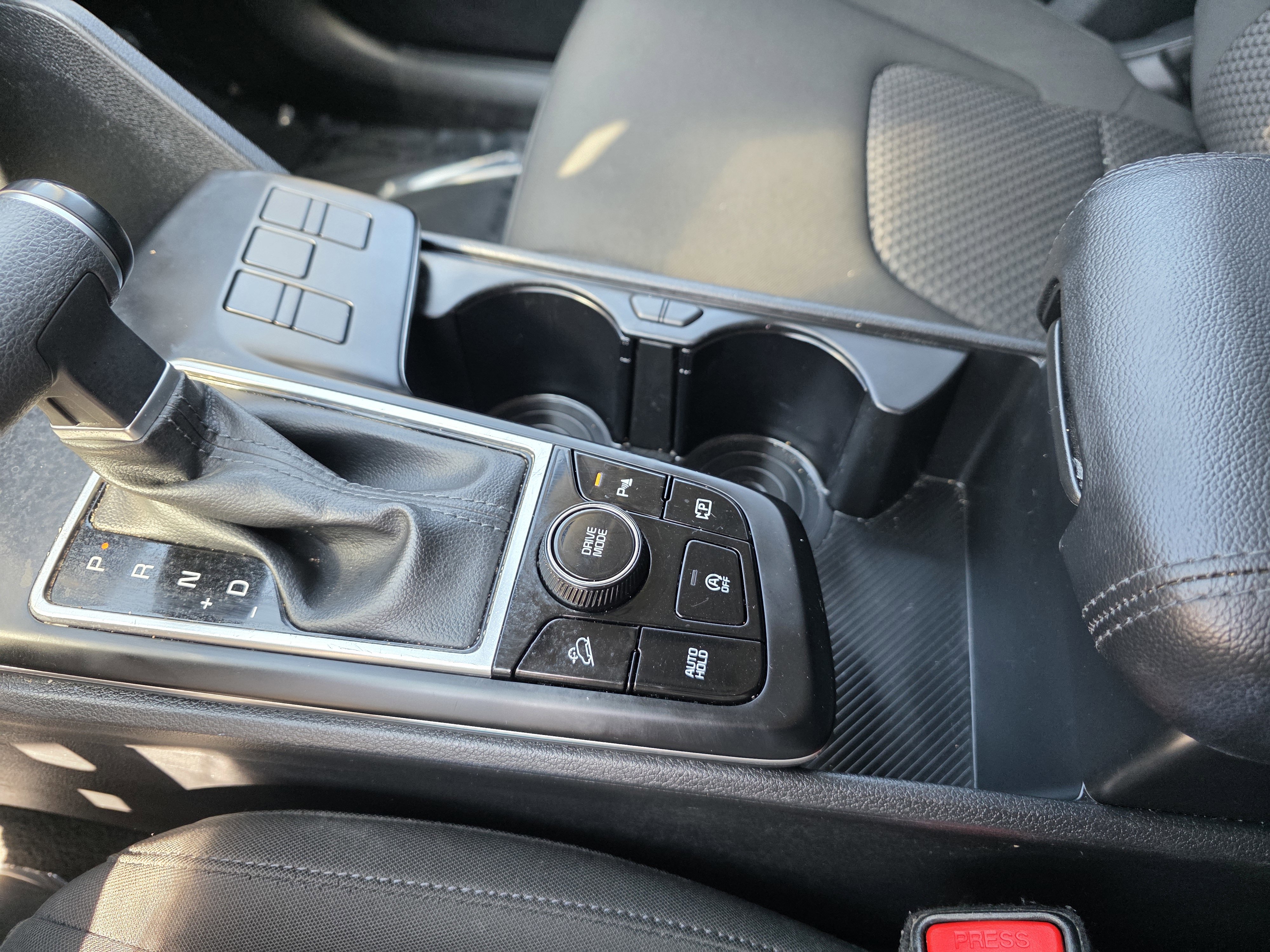 Used 2023 Kia Sportage LX image 11