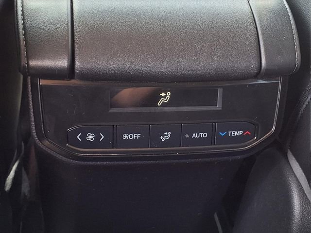 Used 2020 Toyota Highlander XLE AWD/4WD image 15