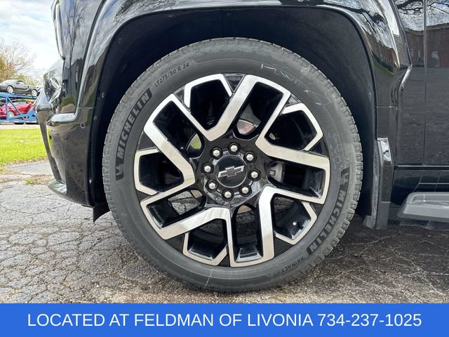 Used 2024 Chevrolet Silverado EV RST AWD/4WD image 33