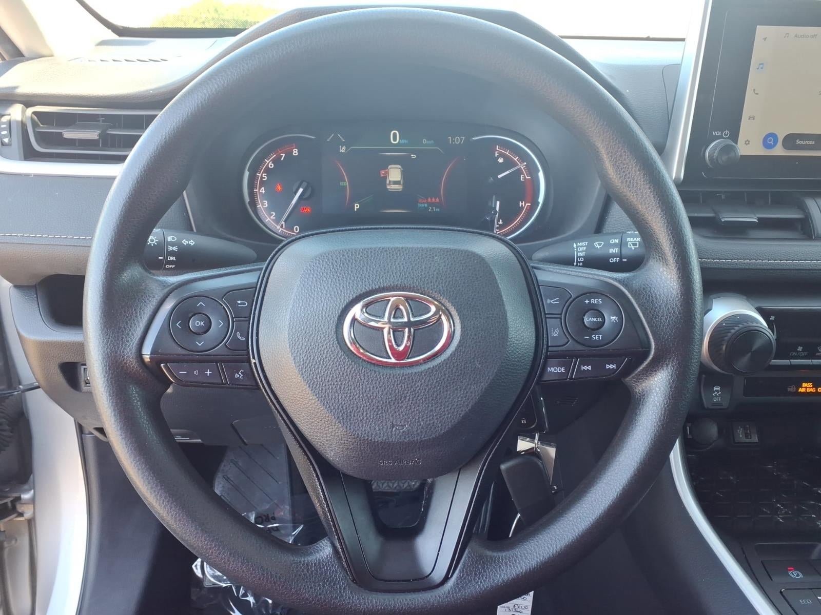 Used 2024 Toyota RAV4 LE FWD image 9