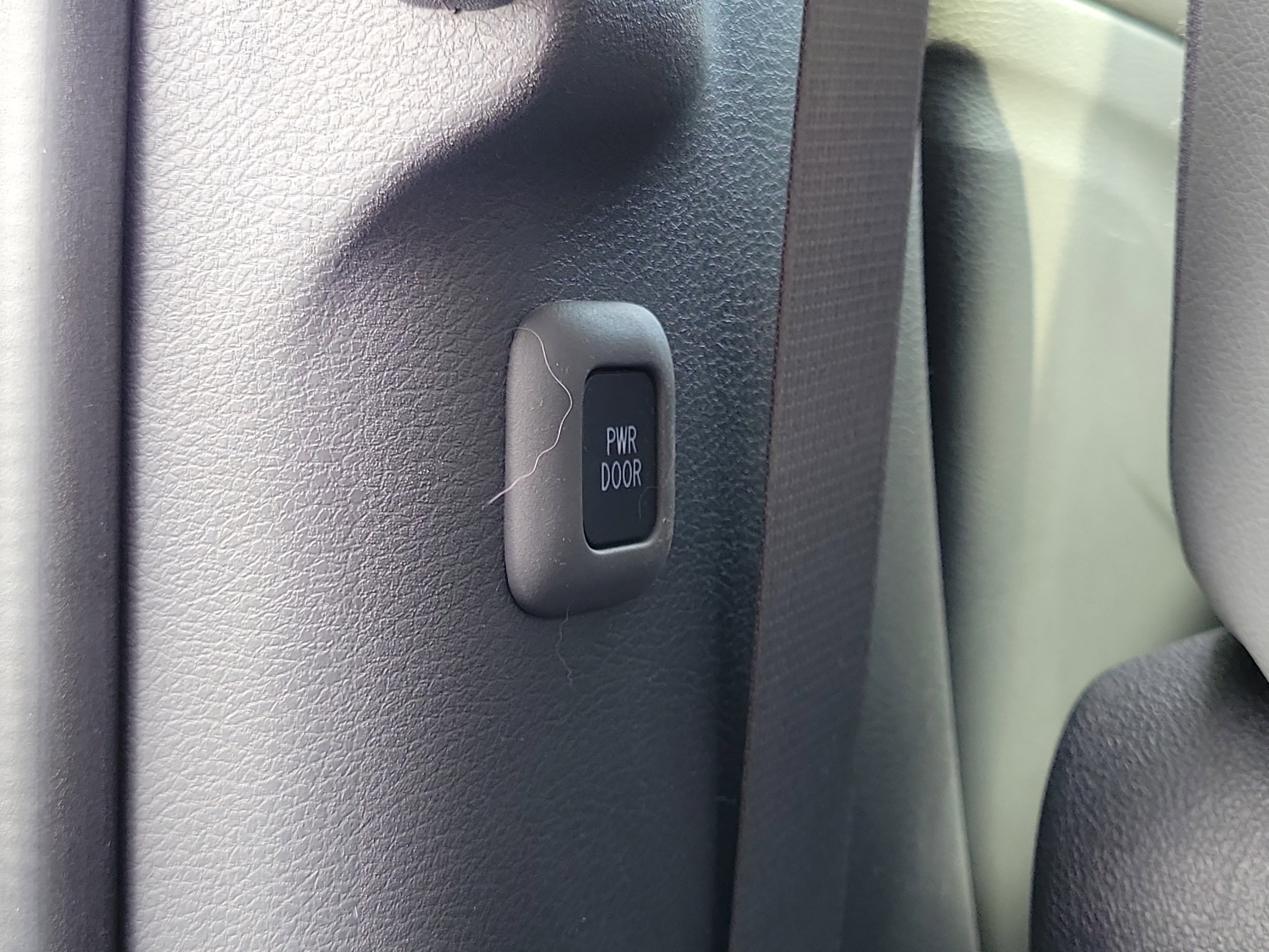 Used 2022 Toyota Sienna XLE w/ XLE Plus Package FWD image 14