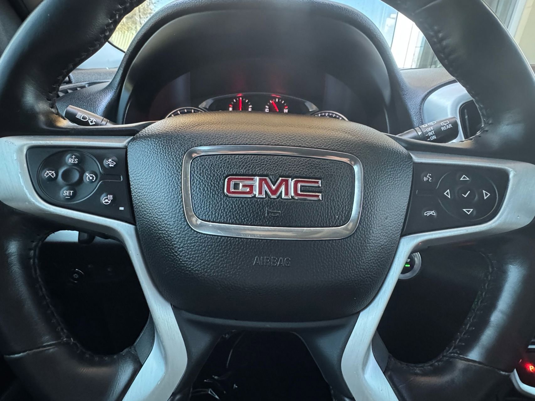 Used 2022 GMC Terrain SLT w/ Infotainment Package II FWD image 18