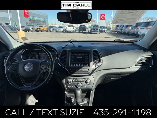 Used 2021 Jeep Cherokee Trailhawk w/ Comfort/Convenience Group AWD/4WD image 2