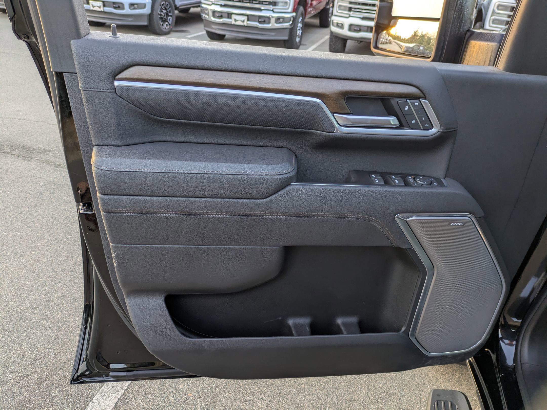 Used 2025 Chevrolet Silverado 2500 High Country w/ Technology Package image 16