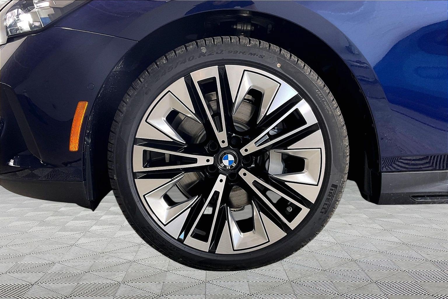 Certified 2026 BMW 530i xDrive w/ Premium Package AWD/4WD image 15