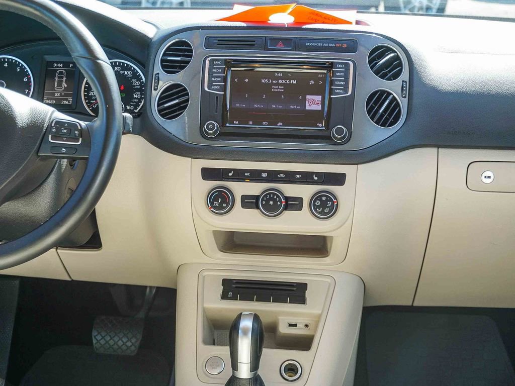 Used 2017 Volkswagen Tiguan S image 15