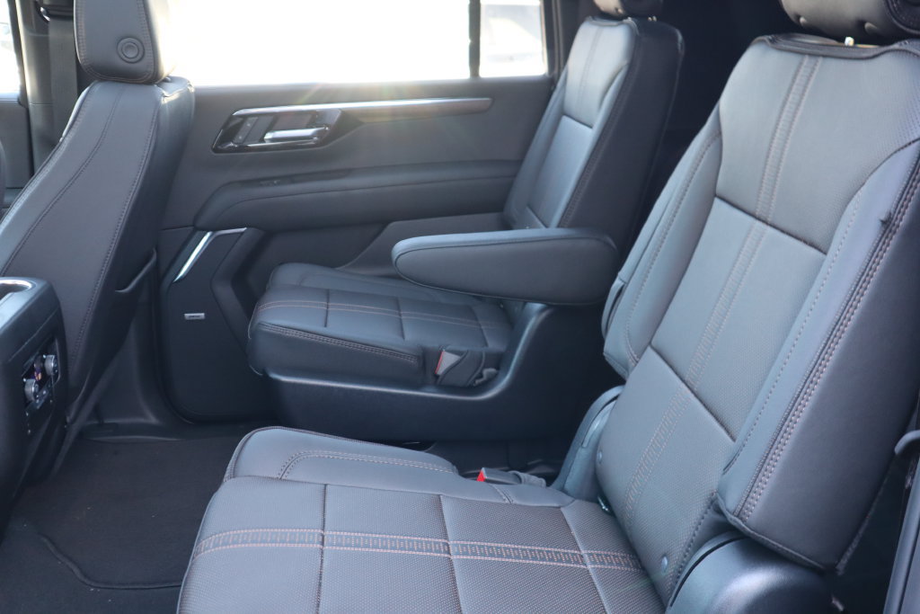 New 2026 Chevrolet Suburban High Country RWD image 13