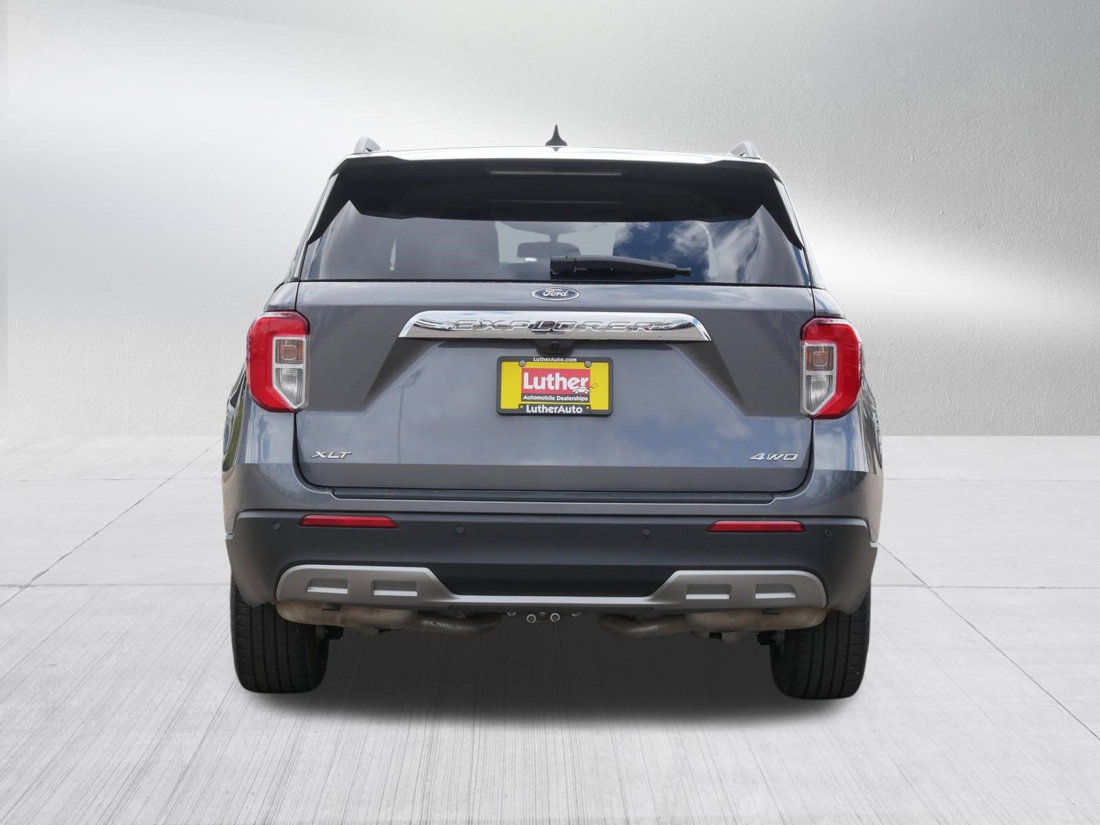 Used 2023 Ford Explorer XLT w/ Equipment Group 202A image 6