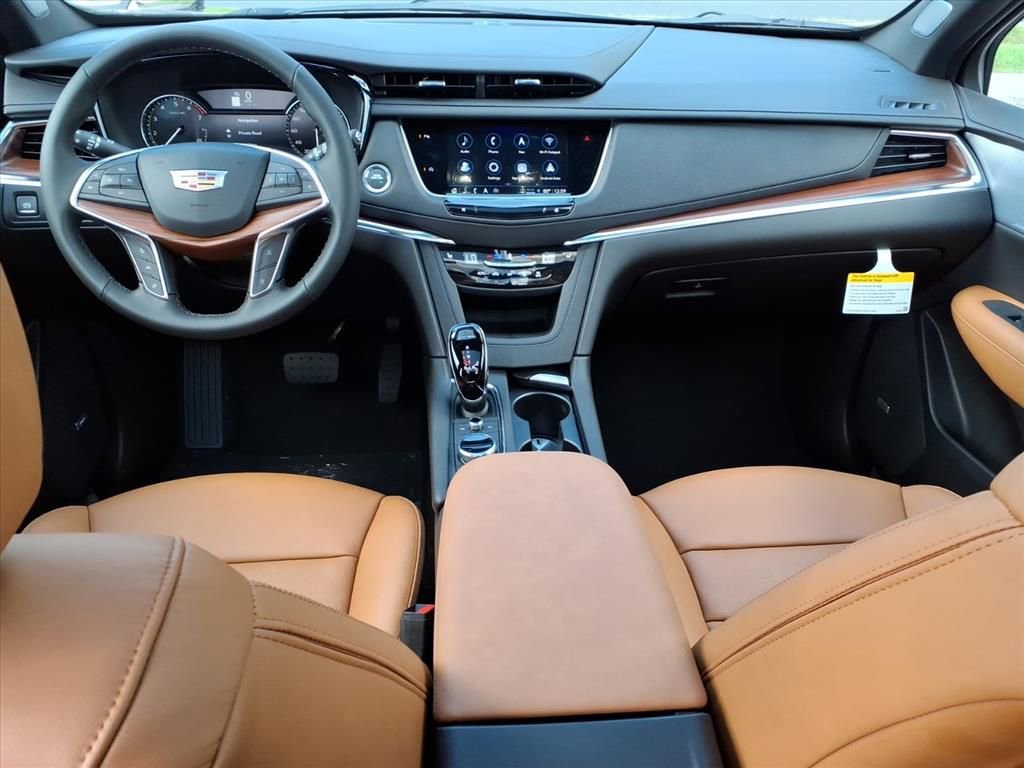 New 2025 Cadillac XT5 Premium Luxury w/ LPO, Floor Liner Package image 9