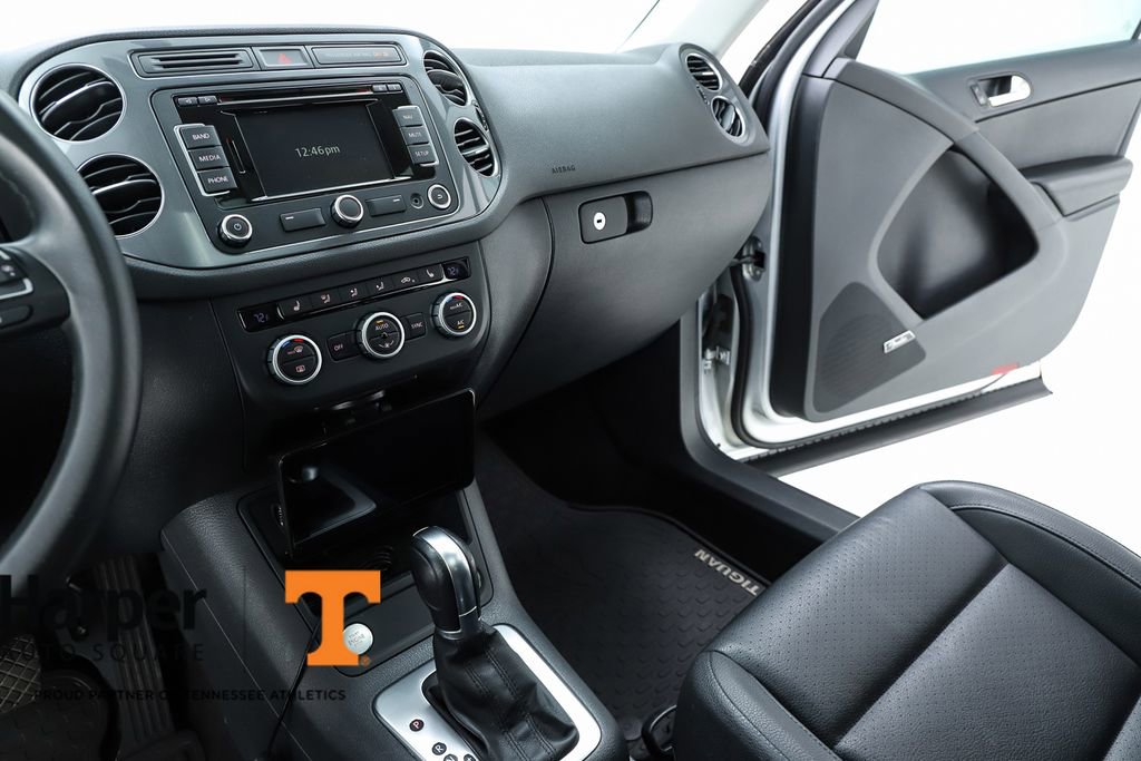 Used 2015 Volkswagen Tiguan SEL FWD image 58