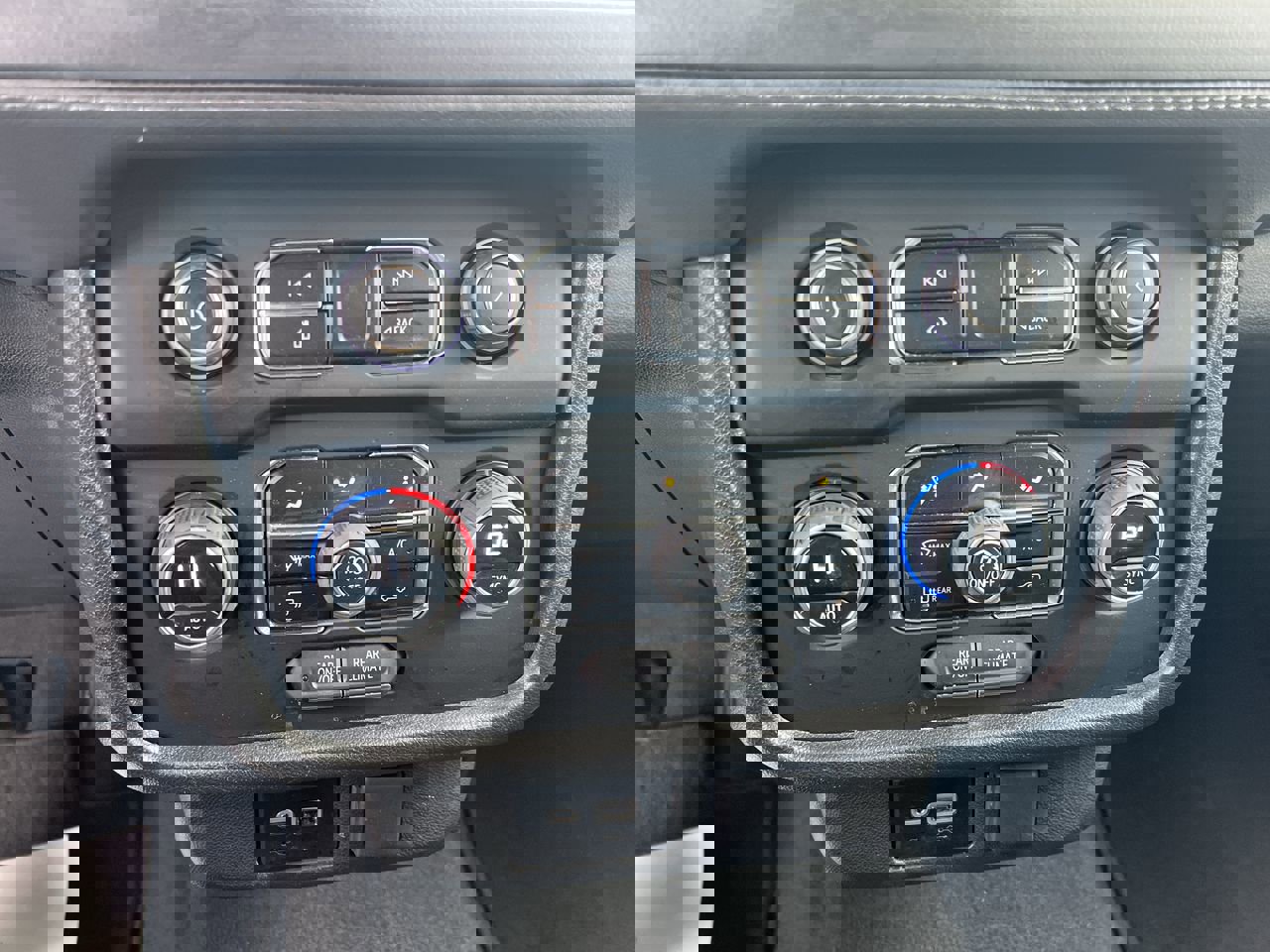 Used 2023 Chevrolet Suburban LS w/ Driver Alert Package image 29