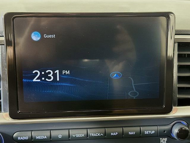 Used 2021 Hyundai Venue image 24