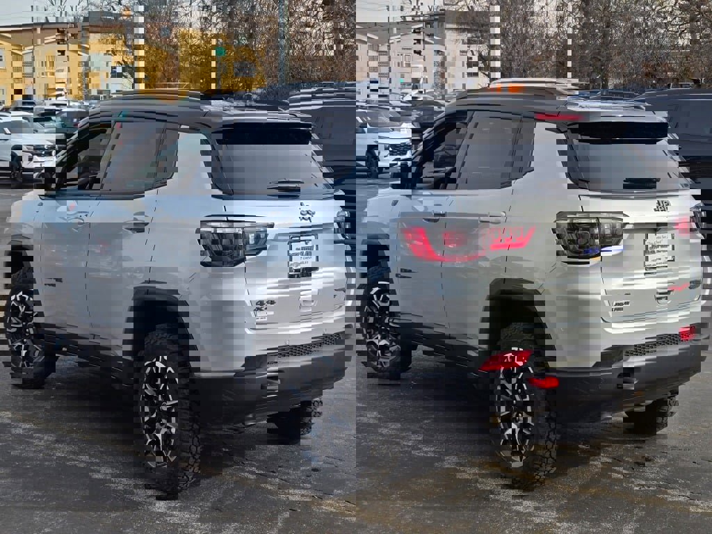 Used 2025 Jeep Compass Trailhawk image 15