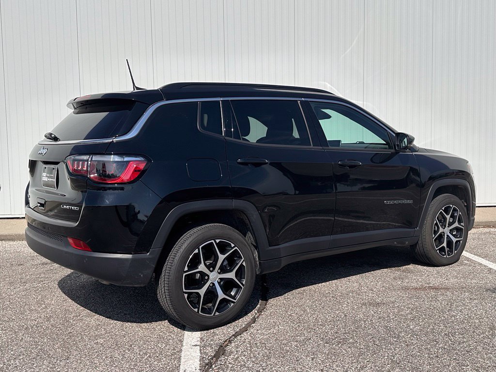 Used 2024 Jeep Compass Limited AWD/4WD image 7