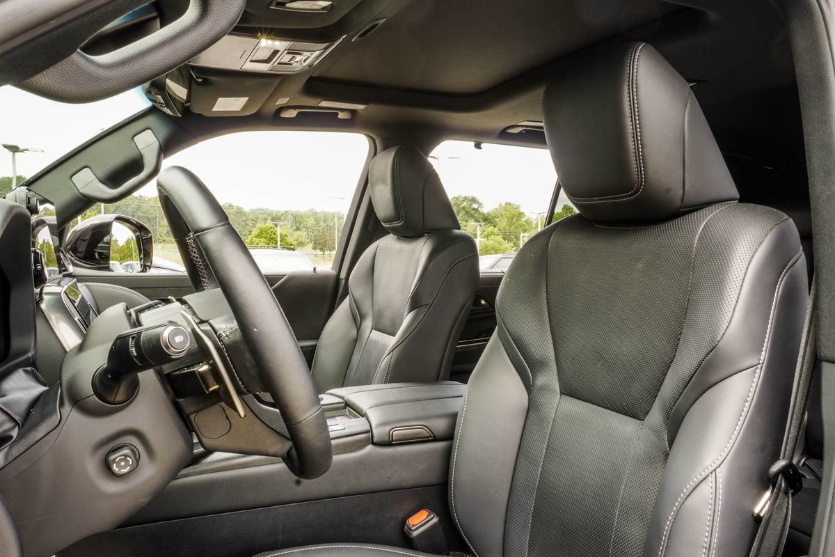 Used 2025 Lexus LX 700h Luxury w/ Appearance Package AWD/4WD image 41