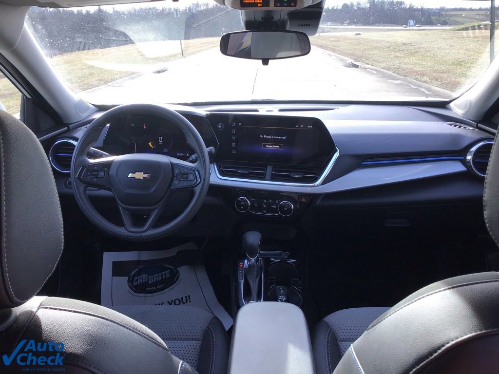 Used 2025 Chevrolet Trax LT image 16