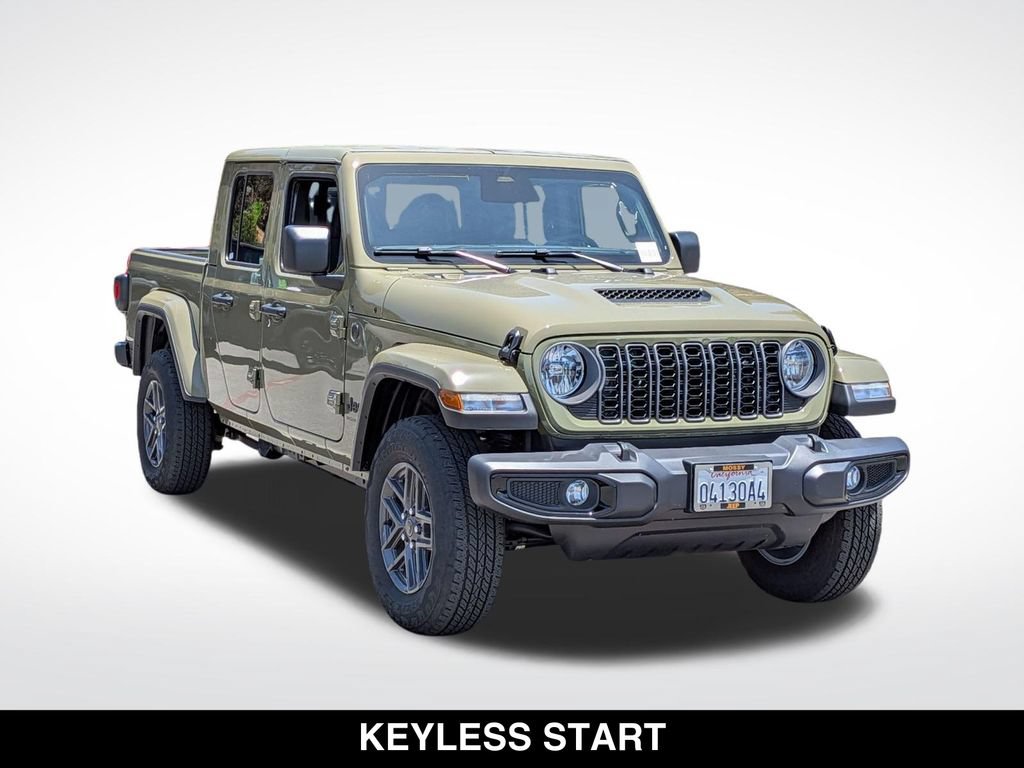 Used 2026 Jeep Gladiator Sport AWD/4WD image 2