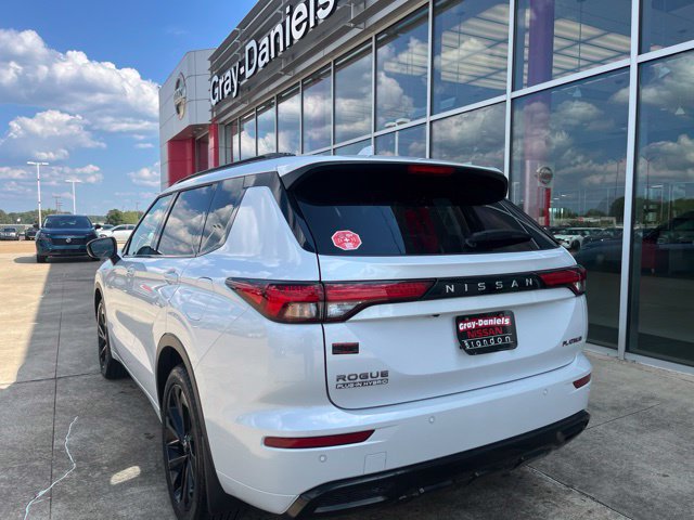 New 2026 Nissan Rogue Platinum AWD/4WD image 2