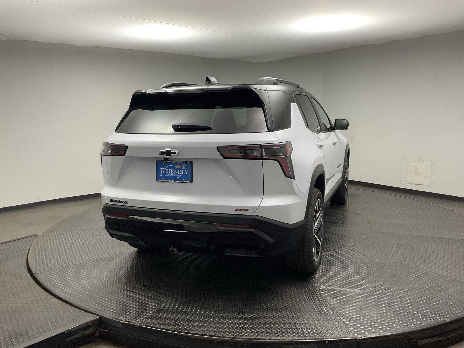 New 2027 Chevrolet Equinox RS w/ Safety and Technology Package FWD image 7