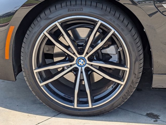 Used 2023 BMW 330e w/ M Sport Package RWD image 10