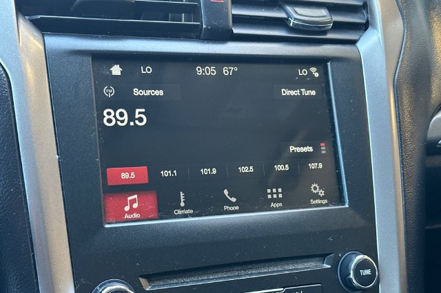 Used 2017 Ford Fusion SE w/ Fusion SE Technology Package FWD image 20