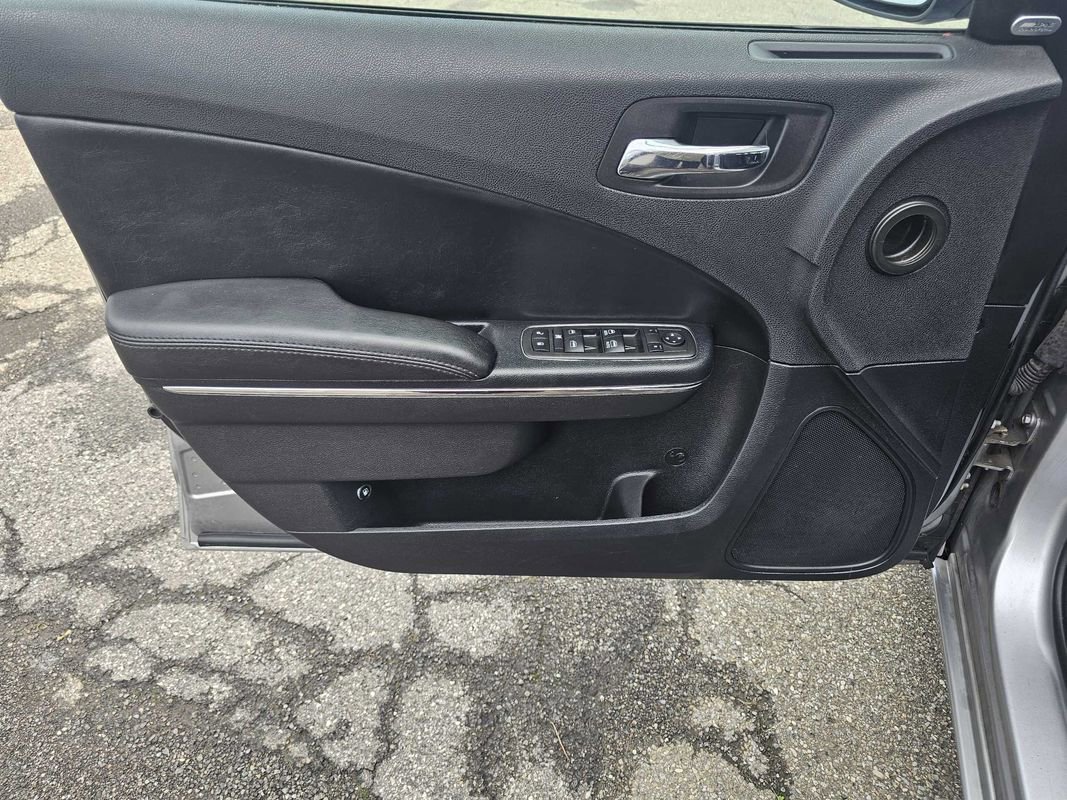 Used 2013 Dodge Charger SXT image 21