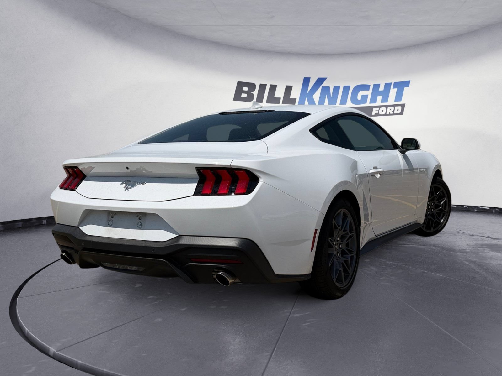 Used 2025 Ford Mustang Coupe RWD image 5