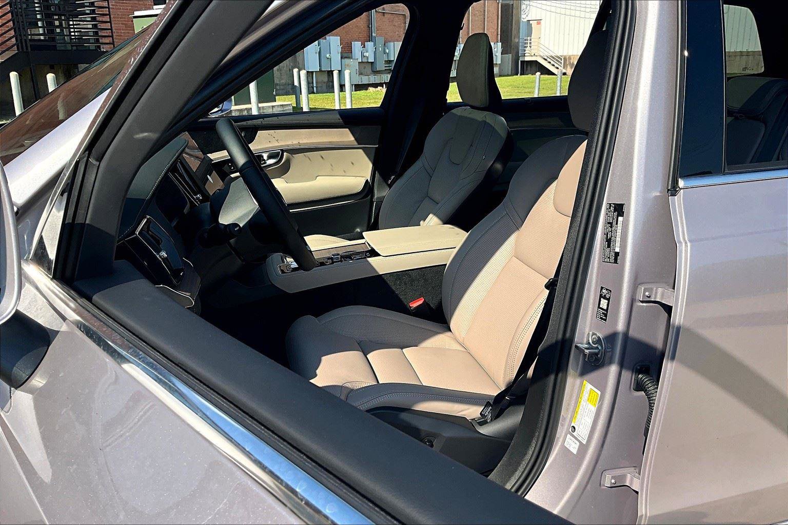 New 2026 Volvo XC90 B6 Ultra image 27