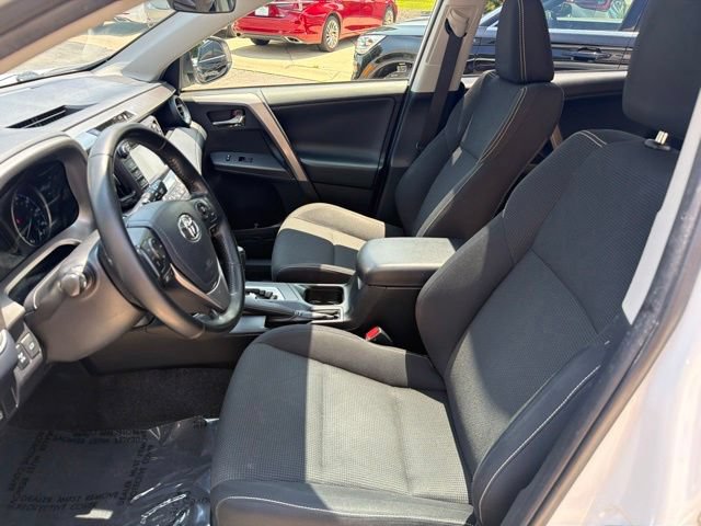 Used 2018 Toyota RAV4 XLE AWD/4WD image 13