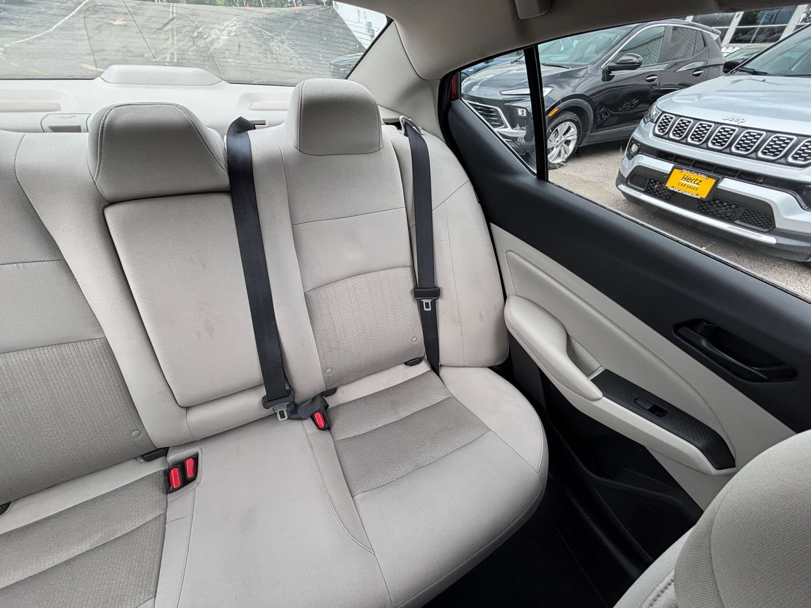 Used 2025 Nissan Altima 2.5 SV FWD image 31